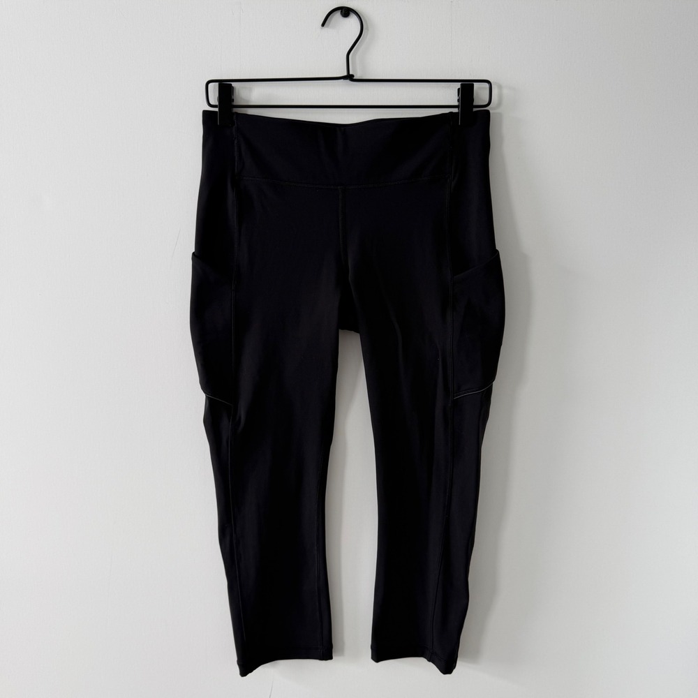 Lululemon Speed Up Crop Leggings Black Size 8 Side Pockets Back Zip Pocket